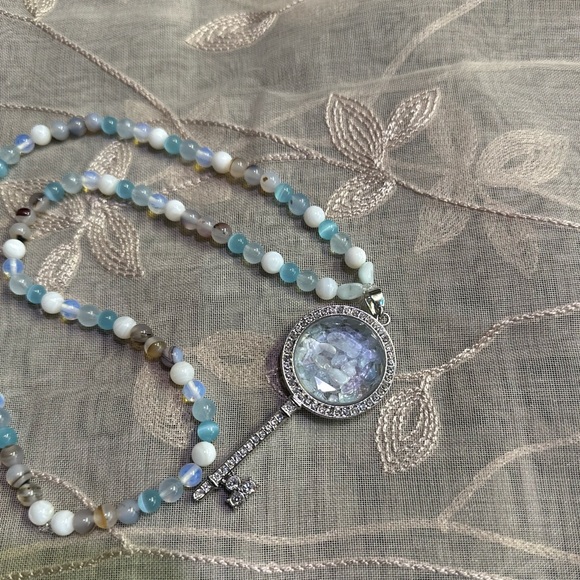 Frozen Key To The Clouds Necklace❄️🗝️☁️ - Picture 5 of 12